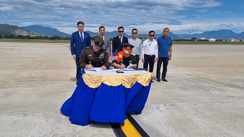 Lễ hồi hương hài cốt quân nhân Hoa Kỳ mất tích trong chiến tranh ở Việt Nam lần thứ 162 diễn ra tại Sân bay quốc tế Đà Nẵng. (Ảnh: Bộ Ngoại giao)