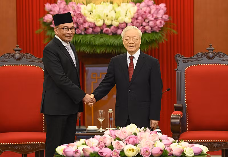 Tổng Bí thư Nguyễn Phú Trọng tiếp Thủ tướng Liên bang Malaysia Anwar Ibrahim. (Ảnh: Duy Linh)