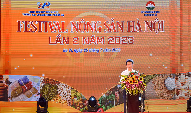 Phó Giám đốc HPA Bùi Duy Quang phát biểu khai mạc hội chợ.