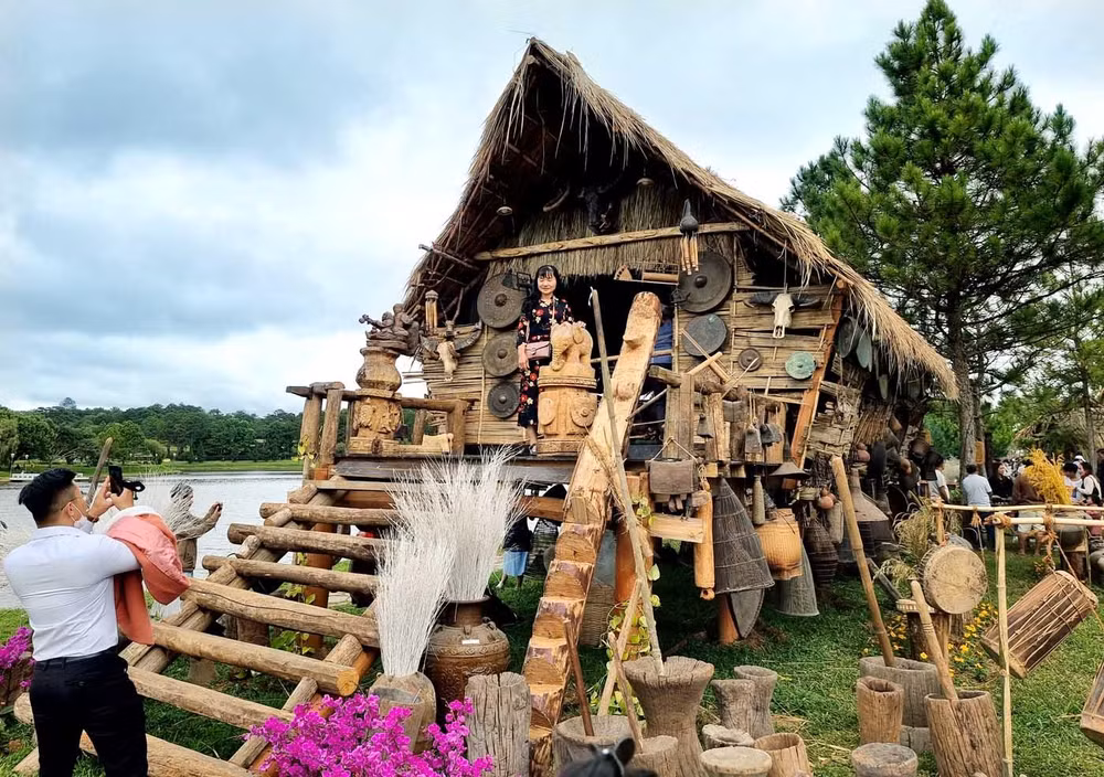 Nhà dài của người Ê Đê.