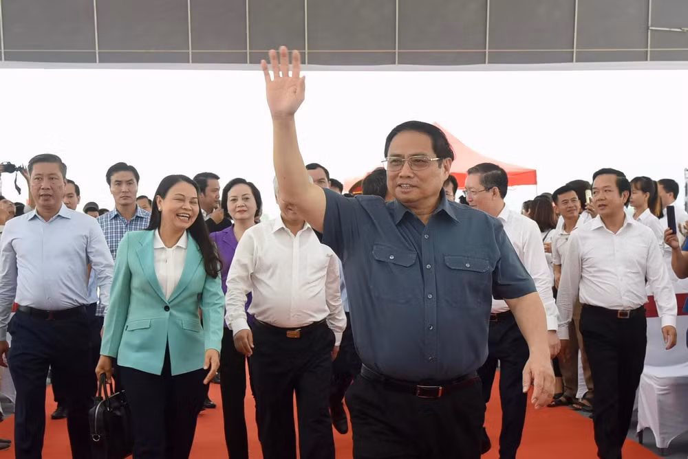 Thủ tướng Phạm Minh Chính dự Lễ phát động Phong trào thi đua “Đẩy mạnh phát triển kết cấu hạ tầng đồng bộ, hiện đại; thực hành tiết kiệm, chống lãng phí".