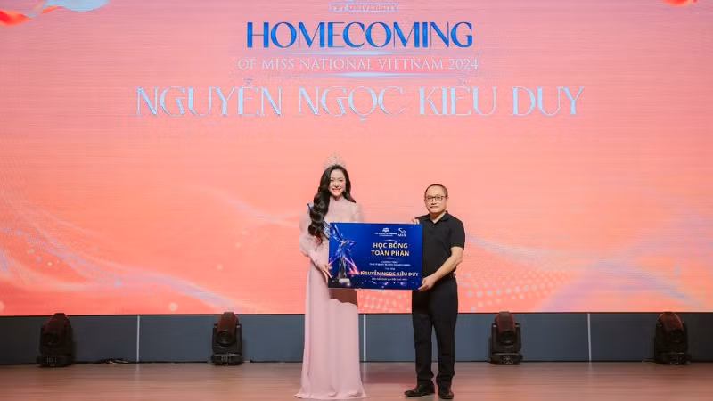 Kiều Duy nhận học bổng toàn phần từ Trường đại học FPT.