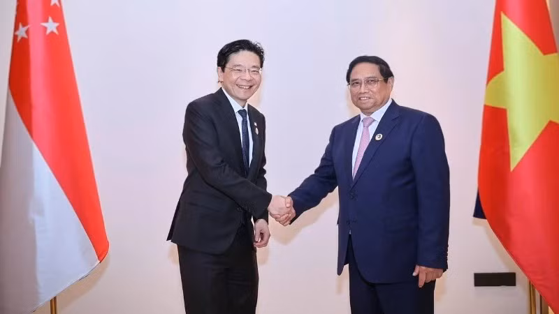 Thủ tướng Chính phủ Phạm Minh Chính và Thủ tướng Singapore Lawrence Wong hội đàm lần đầu tiên trong khuôn khổ cuộc gặp thường niên giữa hai Thủ tướng, nhân dịp dự Hội nghị Cấp cao ASEAN 44, 45, tháng 10/2024. (Ảnh: VGP)