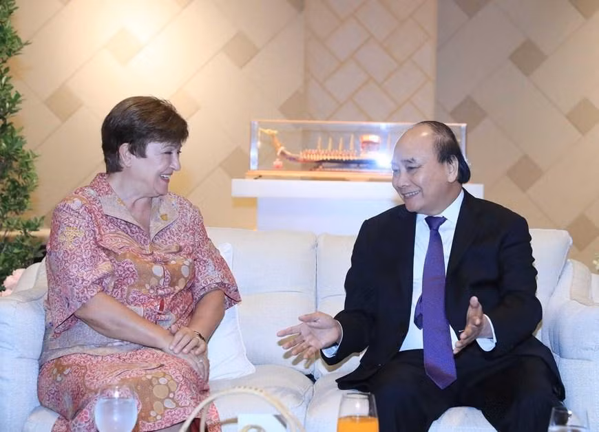 Chủ tịch nước Nguyễn Xuân Phúc gặp Tổng giám đốc Quỹ Tiền tệ Quốc tế (IMF) Kristalina Georgieva. (Ảnh: TTXVN)