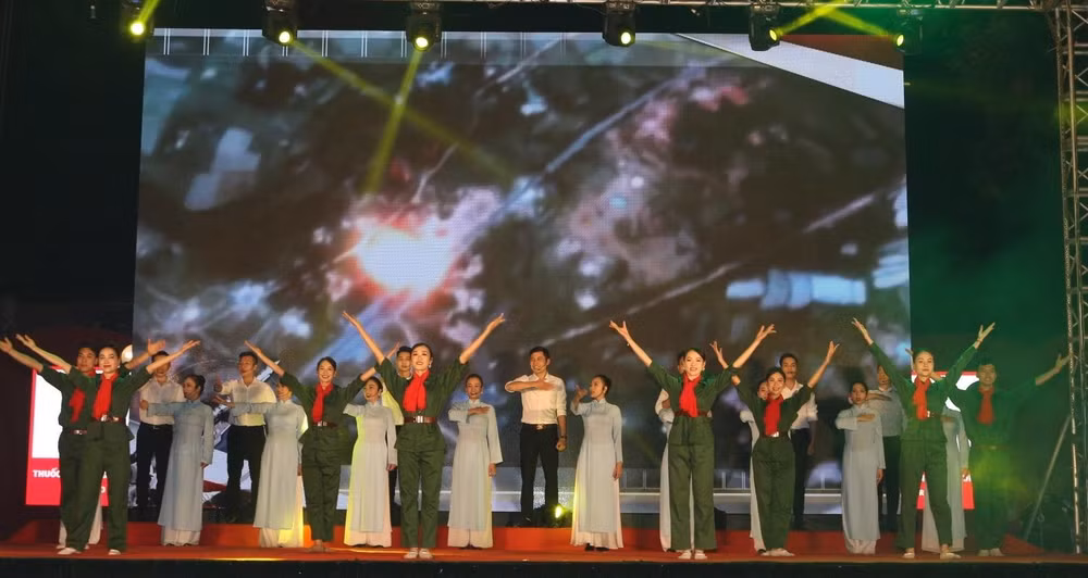 Tái hiện ký ức về trận chiến 12 ngày đêm trên bầu trời Hà Nội.