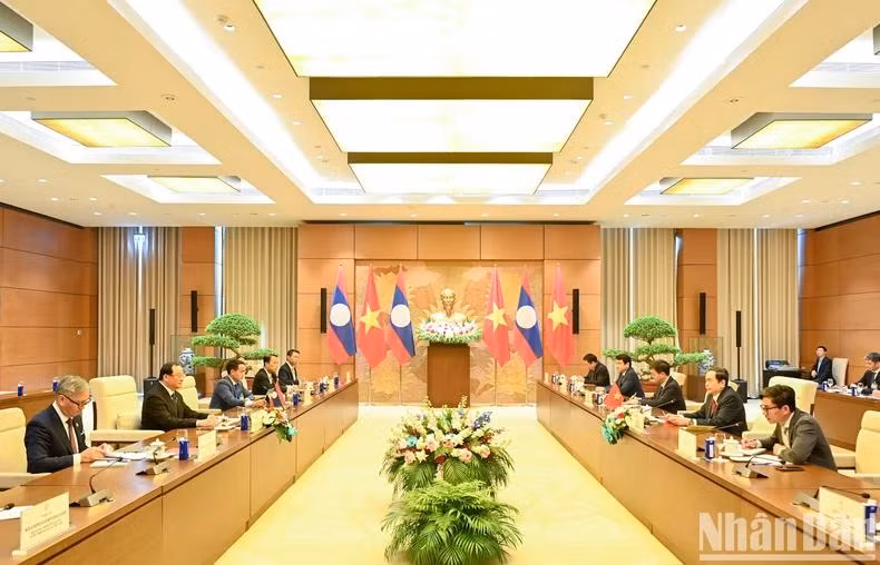 Chủ tịch Quốc hội Trần Thanh Mẫn và các đại biểu tại hội kiến.