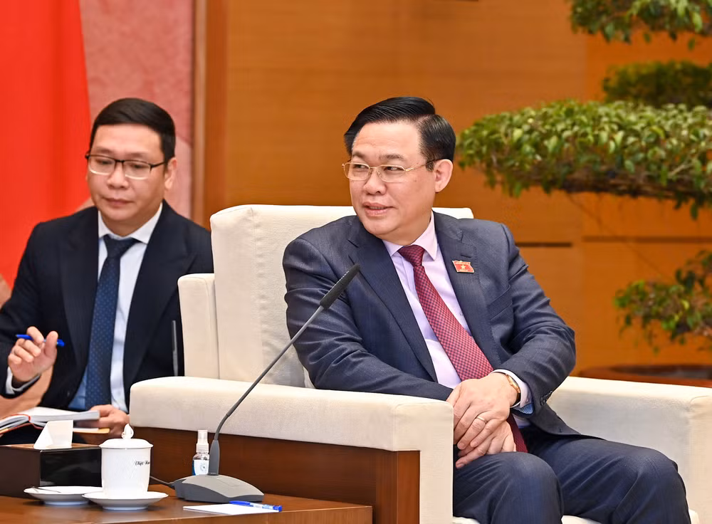 Chủ tịch Quốc hội Vương Đình Huệ phát biểu.