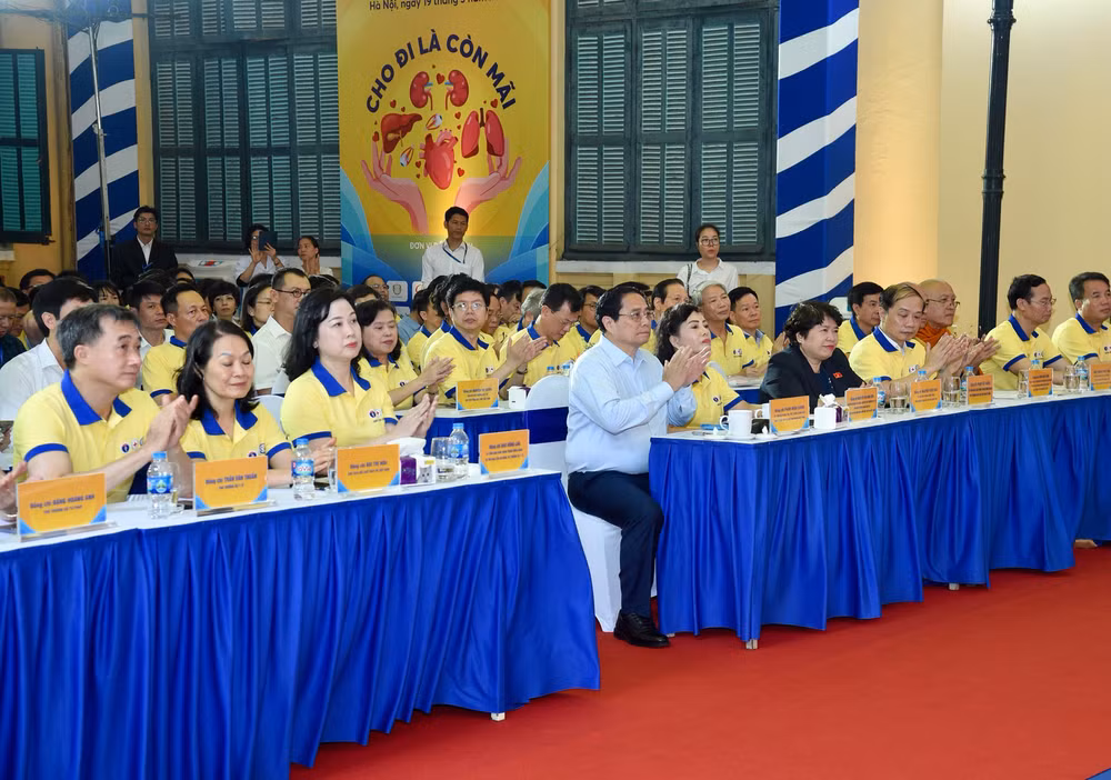 Thủ tướng Phạm Minh Chính và các đại biểu tham dự buổi lễ.