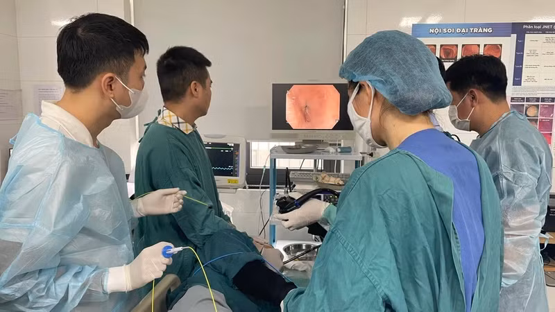 Bệnh viện Bạch Mai vừa mua và đưa vào sử dụng 20 hệ thống nội soi đường tiêu hóa phục vụ người bệnh.