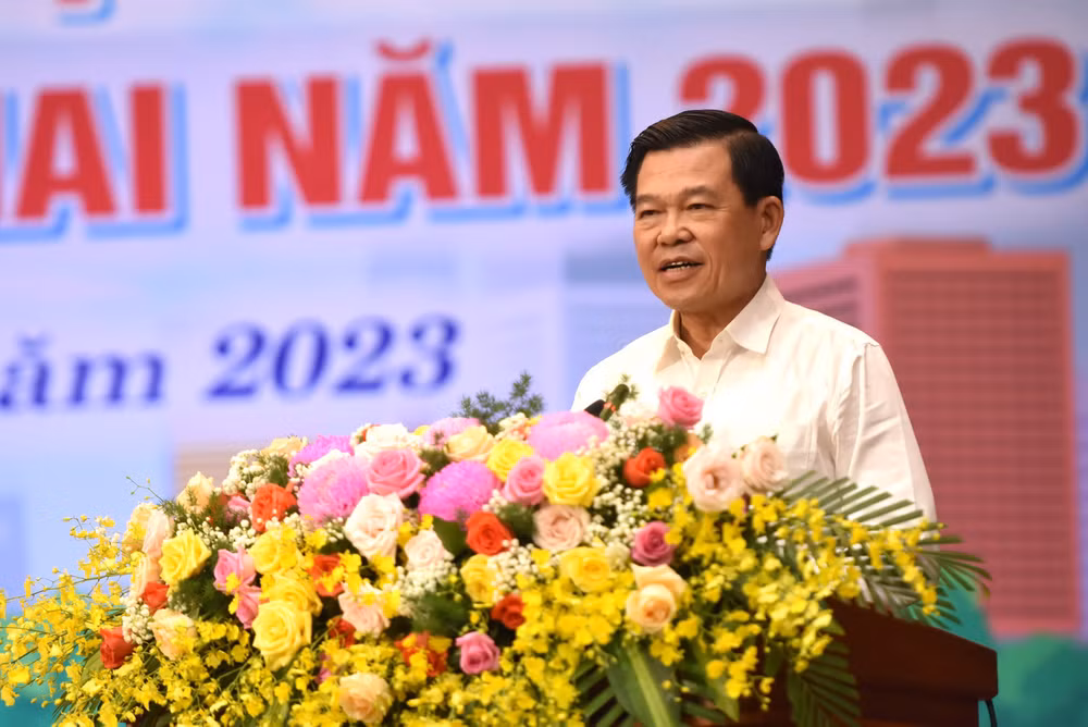 Đồng chí Nguyễn Hồng Lĩnh, Bí thư Tỉnh ủy Đồng Nai, phát biểu tại buổi đối thoại. Đồng chí Nguyễn Hồng Lĩnh, Bí thư Tỉnh ủy Đồng Nai, phát biểu tại buổi đối thoại.