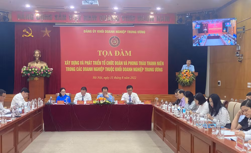 Buổi toạ đàm có hơn 30 tham luận.