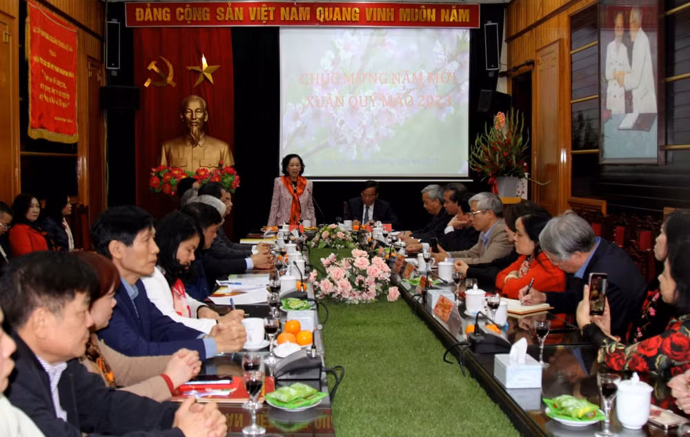 Đồng chí Trương Thị Mai phát biểu chúc mừng Hội Người cao tuổi Việt Nam.