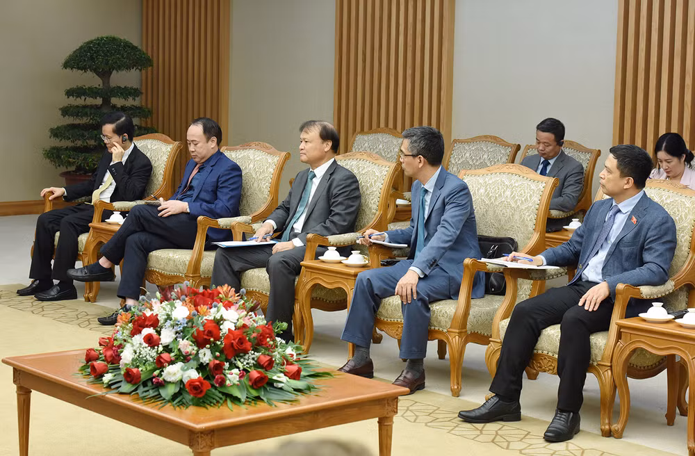 Đại diện lãnh đạo các bộ, ban, ngành của Chính phủ Việt Nam cùng tham dự buổi tiếp Chủ tịch Ủy ban Thuế vụ Hạ viện Hoa Kỳ Jason Smith.