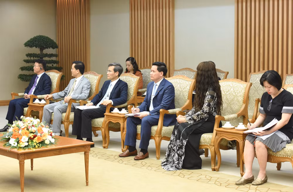 Đại diện lãnh đạo các bộ, ngành của Chính phủ Việt Nam tham dự buổi tiếp.