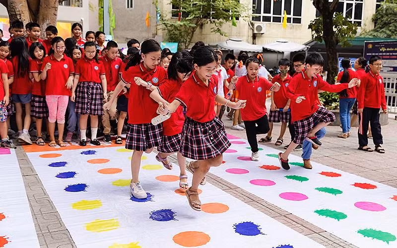 Thiếu nhi thỏa sức vui chơi, sáng tạo tại “Ngày hội Sắc màu”.