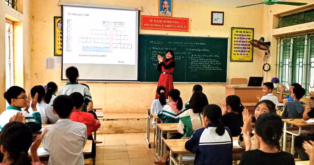 Cô Trần Thị Hằng, giáo viên giỏi nhiều năm liền của Trường trung học cơ sở Đức Bác.