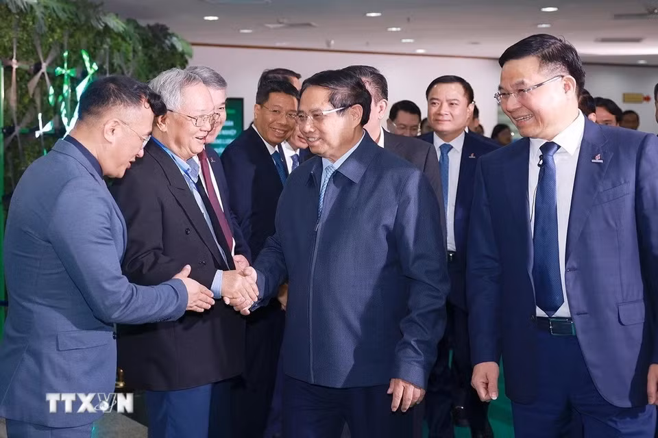 Thủ tướng Phạm Minh Chính đến dự Hội nghị triển khai vụ năm 2025 của ngành dầu khí.