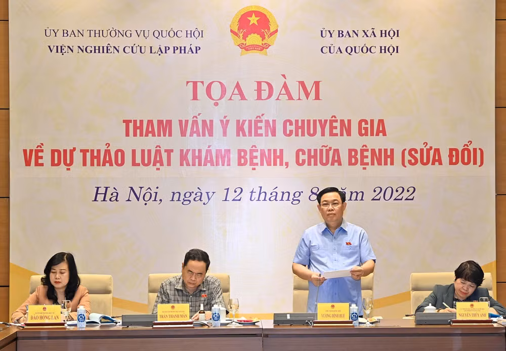 Tọa đàm tham vấn ý kiến chuyên gia dự thảo Luật khám bệnh, chữa bệnh (sửa đổi).
