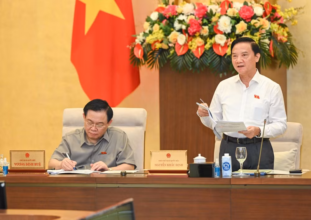 Phó Chủ tịch Quốc hội Nguyễn Khắc Định phát biểu ý kiến.