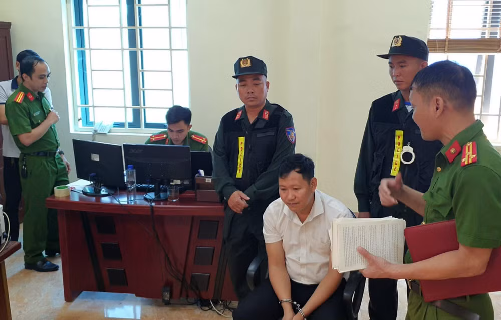 Đối tượng tại Cơ quan công an.