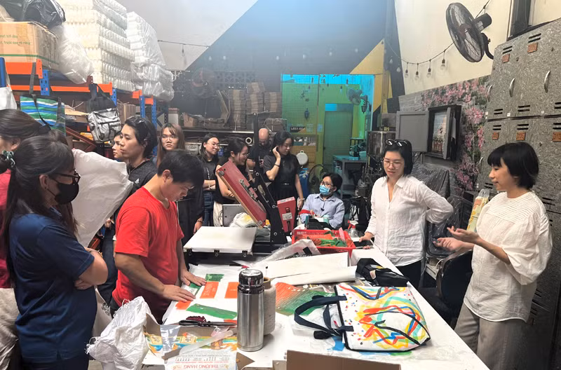 Limloop luôn khám phá và đổi mới trong thiết kế và công nghệ để tạo ra những sản phẩm vừa thời trang vừa thân thiện với môi trường. (Ảnh: Ban tổ chức)