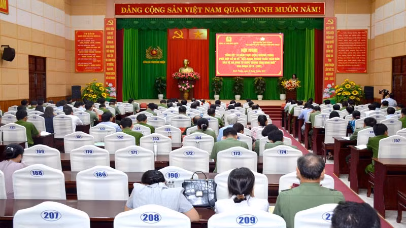Toàn cảnh hội nghị.