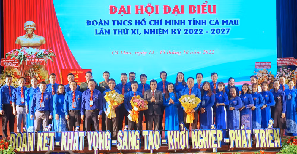 Ra mắt Ban Chấp hành Tỉnh đoàn Cà Mau khóa XI, nhiệm kỳ 2022-2027.