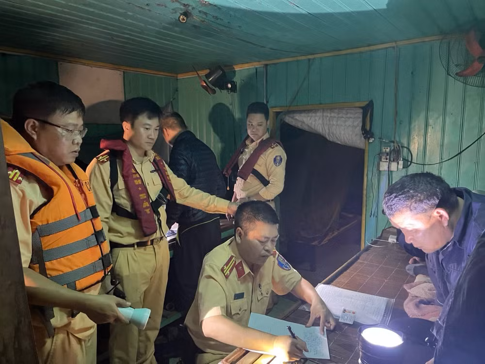 Thuỷ đoàn I tiến hành lập biên bản sự việc.