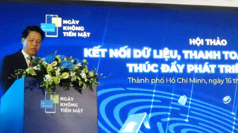 Phó Thống đốc Ngân hàng Nhà nước Phạm Tiến Dũng phát biểu tại Hội thảo.