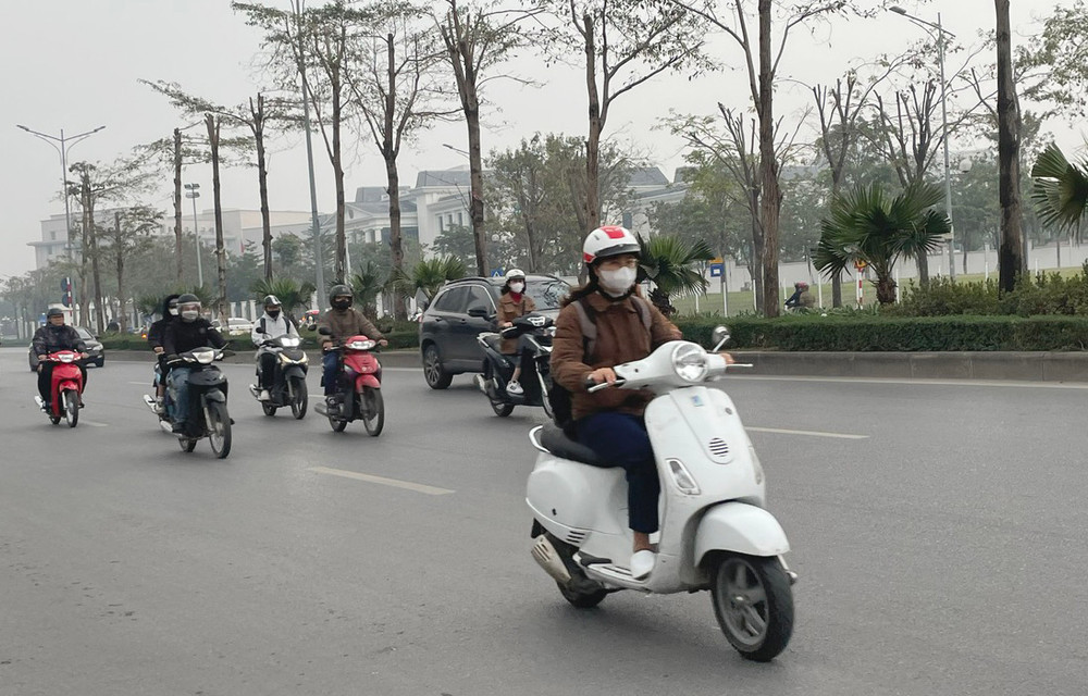 Khu vực Hà Nội sáng có sương mù. Ảnh: Đ.T
