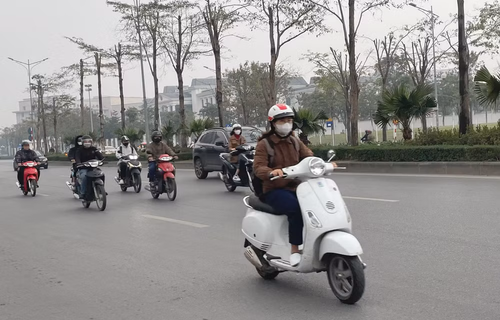 Khu vực Hà Nội sáng có sương mù. Ảnh: Đ.T