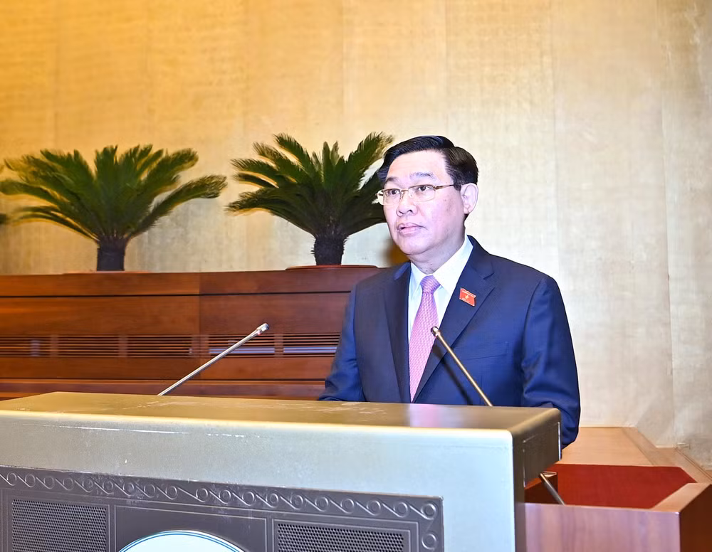 Chủ tịch Quốc hội Vương Đình Huệ phát biểu khai mạc phiên chất vấn và trả lời chất vấn. (Ảnh Duy Linh)