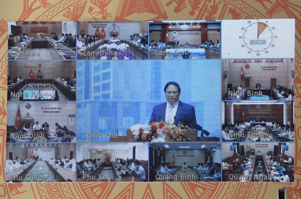 Hội nghị được tổ chức theo hình thức trực tuyến, kết nối từ trụ sở Chính phủ tới 63 tỉnh, thành phố trên cả nước.