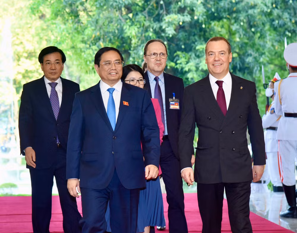 Thủ tướng Phạm Minh Chính đón ông Dmitry Medvedev, Chủ tịch Đảng nước Nga thống nhất, Phó Chủ tịch Hội đồng An ninh Liên bang Nga.
