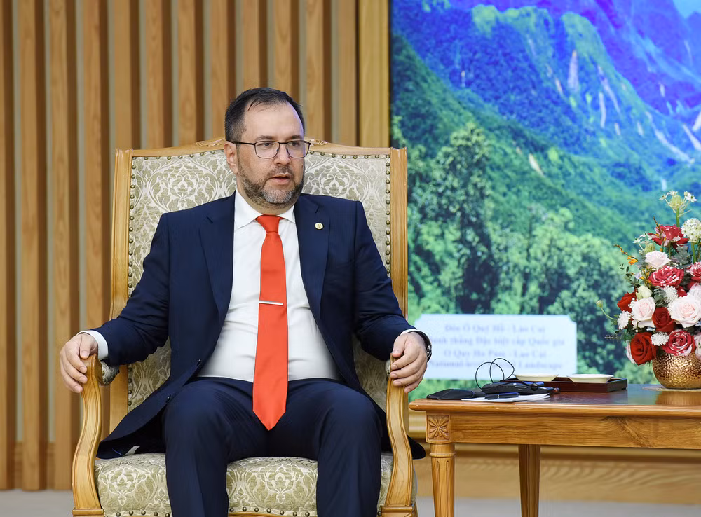 Bộ trưởng Ngoại giao Cộng hòa Bolivar Venezuela Yvan Gil Pinto phát biểu tại buổi tiếp.