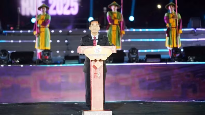 Đồng chí Phó Bí thư Thành ủy, Chủ tịch Ủy ban nhân dân thành phố Huế Nguyễn Văn Phương phát biểu tại chương trình.