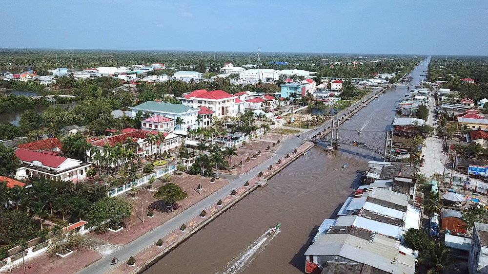 Kênh xáng Lộ Xe đoạn Trung tâm hành chính huyện Cái Nước vừa xảy ra vụ hai trẻ tử vong do đuối nước. 