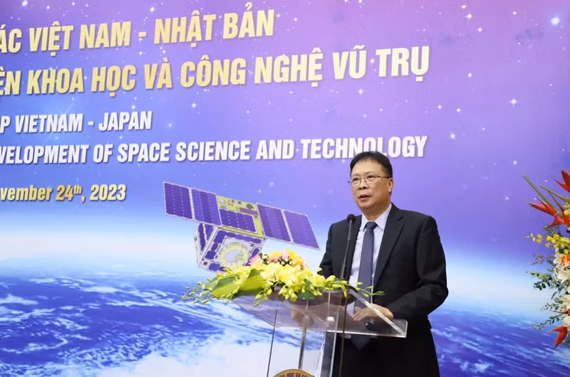 Giáo sư, Viện sỹ Châu Văn Minh - Chủ tịch Viện Hàn lâm Khoa học và Công nghệ Việt Nam, phát biểu tại hội thảo