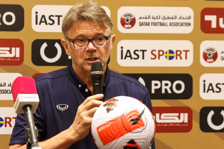 HLV Phillipe Troussier tại buổi họp báo trước trận đấu giữa U23 Việt Nam và U23 Iraq. (Ảnh: VFF)