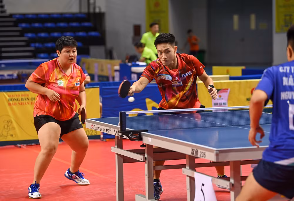 Nguyễn Anh Tú kết hợp cùng Mai Hoàng Mỹ Trang trở thành một bộ đôi nam nữ rất mạnh. (Ảnh: DUY LINH)