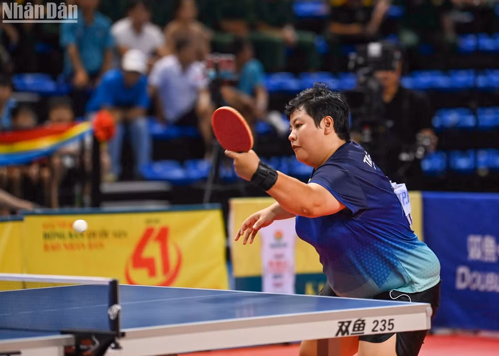 Mai Hoàng Mỹ Trang bình tĩnh trong từng đường bóng. (Ảnh: DUY LINH)