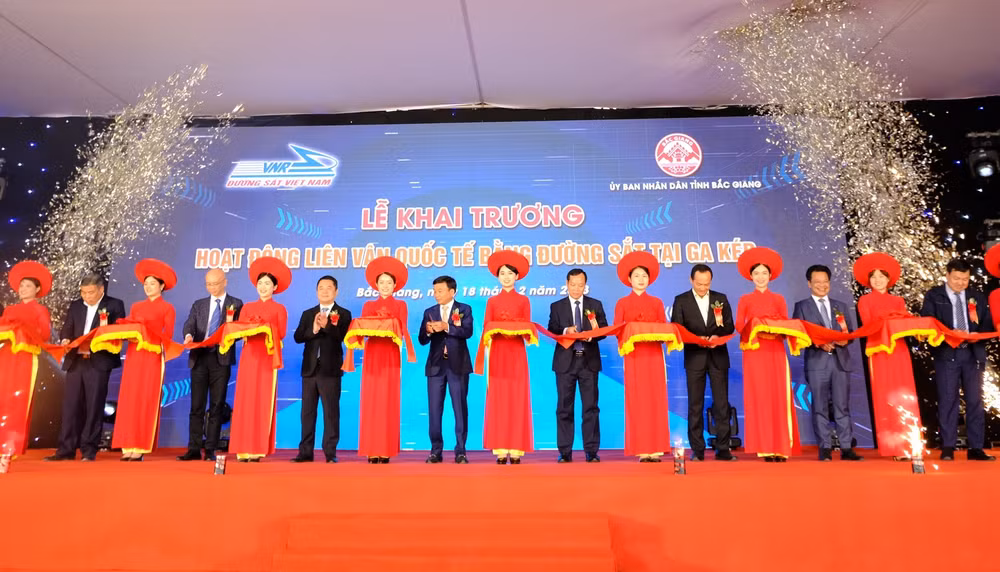 Lễ khai trương hoạt động liên vận quốc tế bằng đường sắt tại ga Kép.