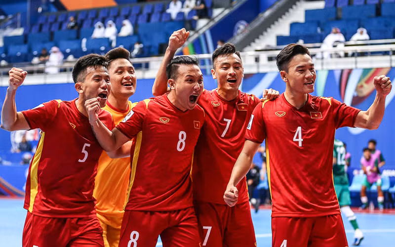 Đội tuyển futsal Việt Nam với 16 cầu thủ được lựa chọn lên đường sang Nam Mỹ tập huấn. (Ảnh: VFF)