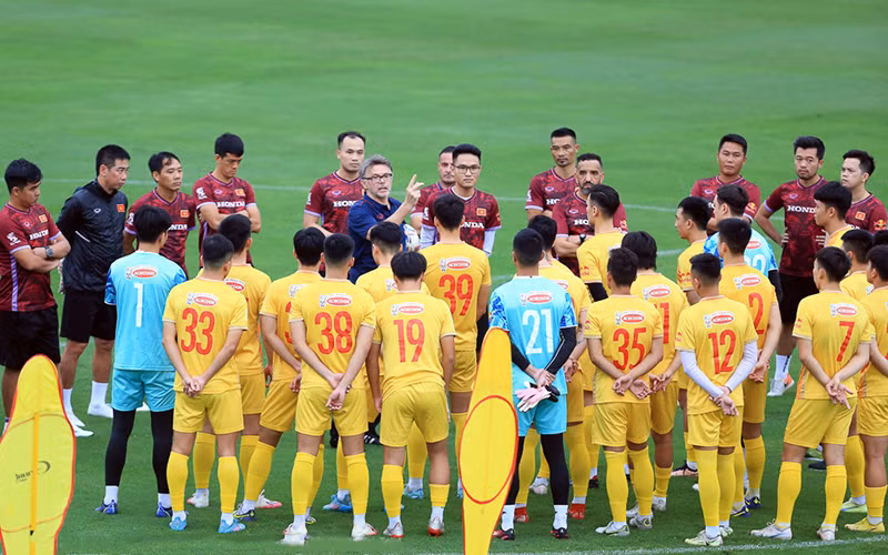 Nhà cầm quân người Pháp lên kế hoạch kỹ lưỡng để tuyển chọn lực lượng tối ưu cho đội tuyển Việt Nam thi đấu 2 trận FIFA Days. (Ảnh: VFF)
