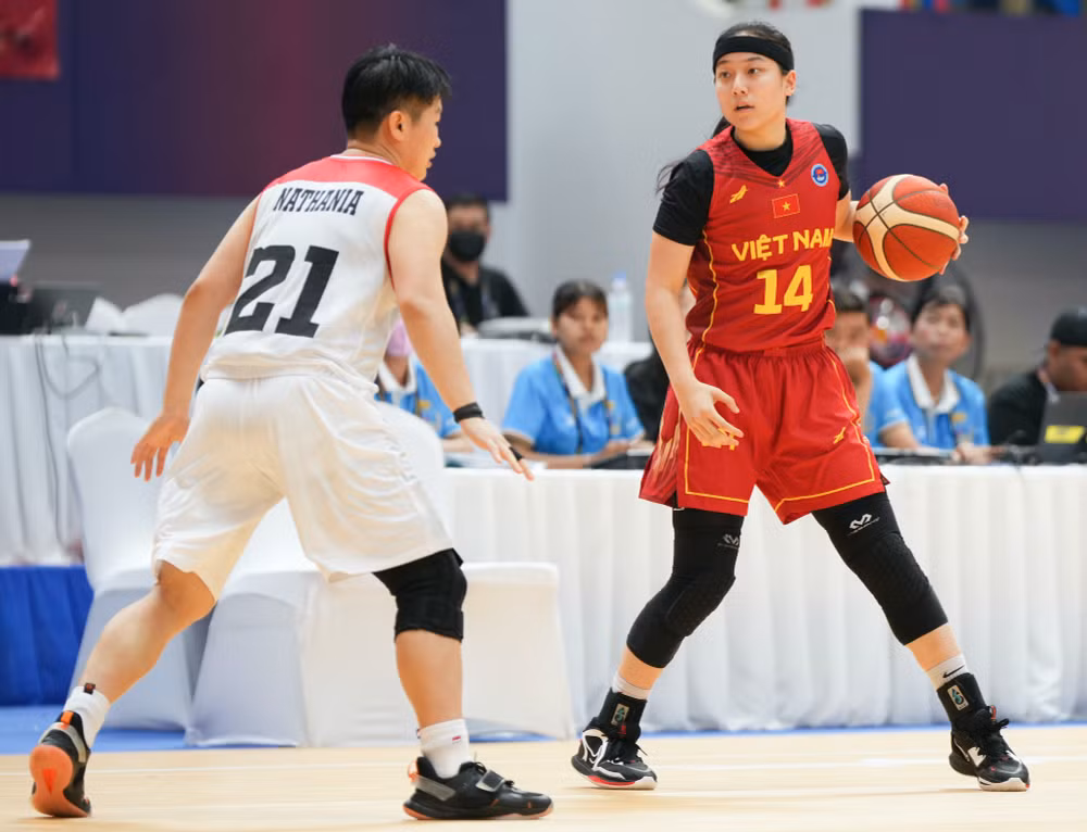 Hai đội theo sát nhau từng điểm số.