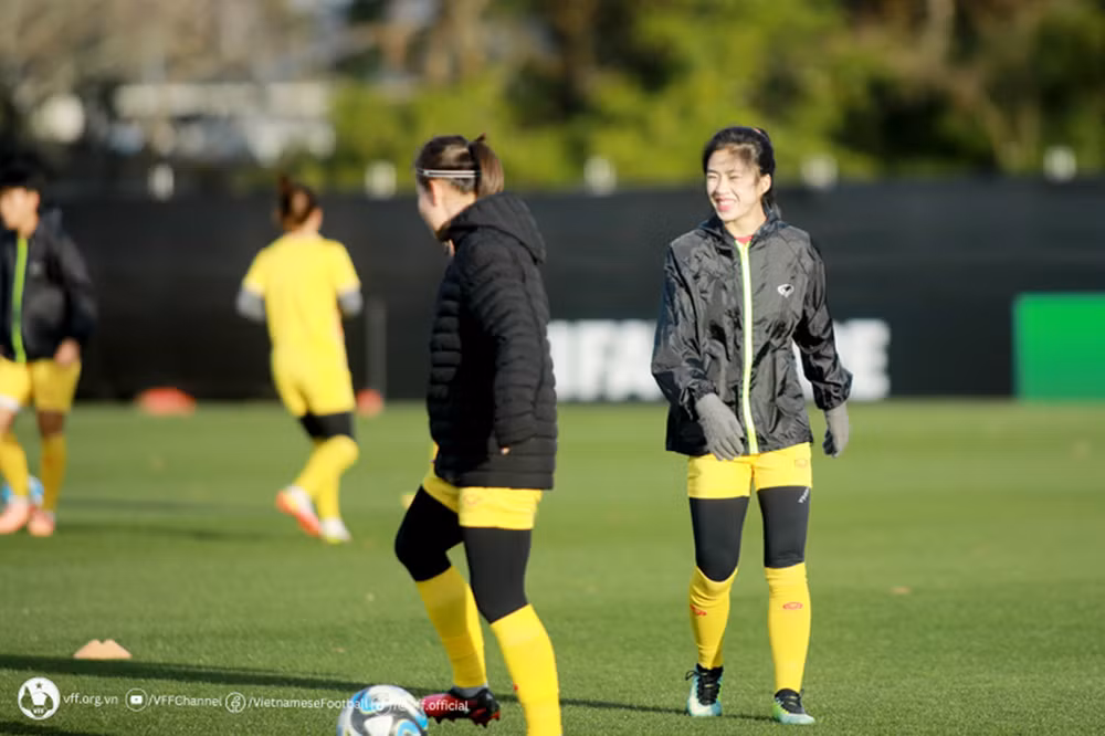 Tinh thần thoải mái trước trận gặp đội tuyển nữ Bồ Đào Nha. (Ảnh: VFF)
