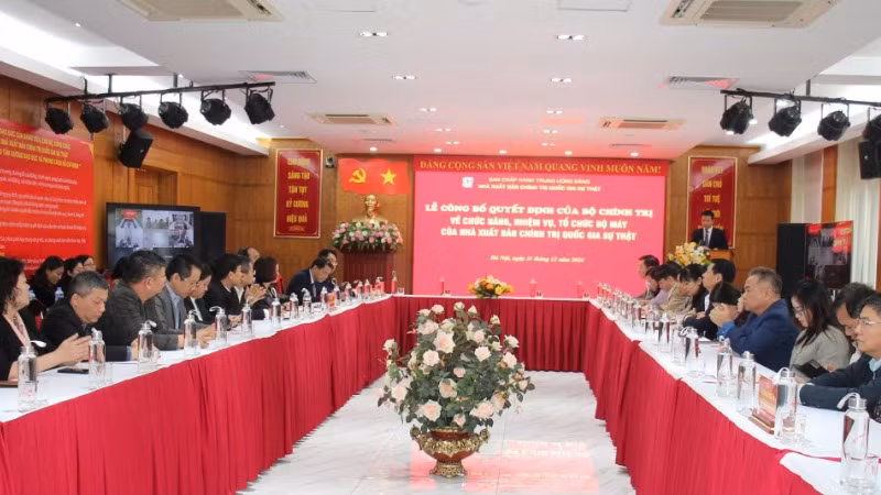 Toàn cảnh Lễ công bố.