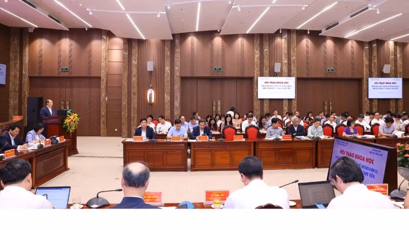 Quang cảnh hội thảo khoa học . Quang cảnh hội thảo khoa học .