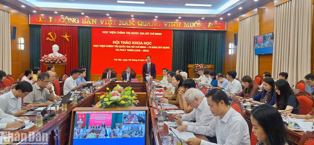 Quang cảnh hội thảo “Học viện Chính trị quốc gia Hồ Chí Minh - 75 năm xây dựng và phát triển”.