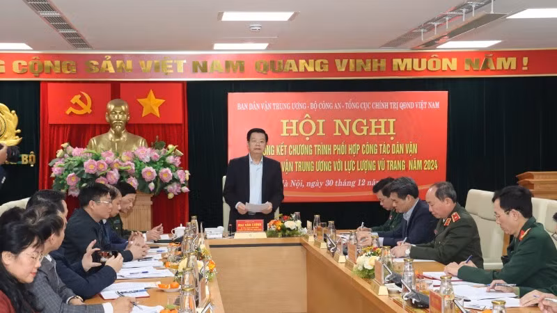 Đồng chí Mai Văn Chính phát biểu tại Hội nghị.